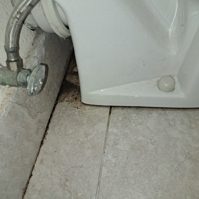 Water connection behind a fixture